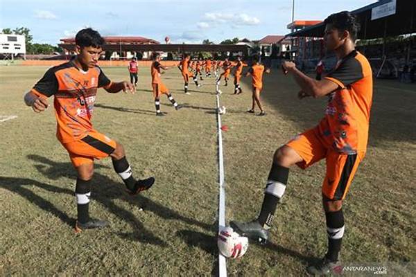 Galeri Latihan Tim Sepak Bola Persiraja Di Stadion Lhokseumawe