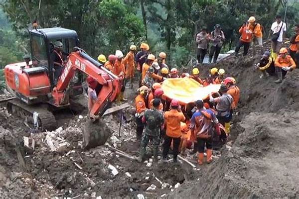 Bencana Nasional! Galeri Mengerikan Longsor Di Trenggalek: Satu Keluarga Tertimbun, 4 Tewas